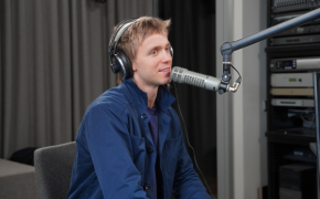 interview_image_play_button_description Chris Noah