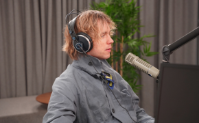 interview_image_play_button_description Chris Noah