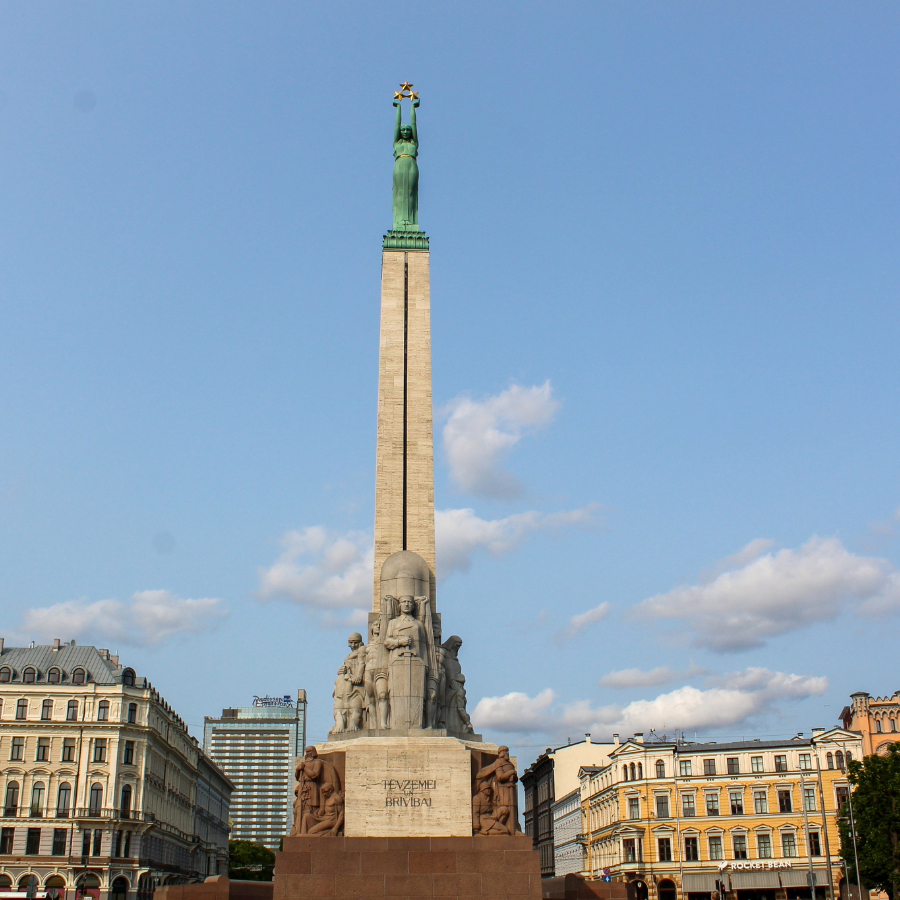 <p>Futbola fanu dēļ ierobežos piekļuvi Brīvības piemineklim</p>