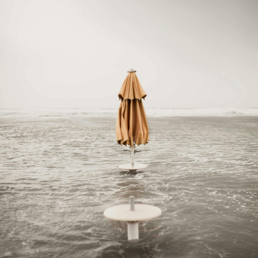 <p>PVO: No visiem reģioniem pasaulē Eiropa uzkarst visstraujāk</p>