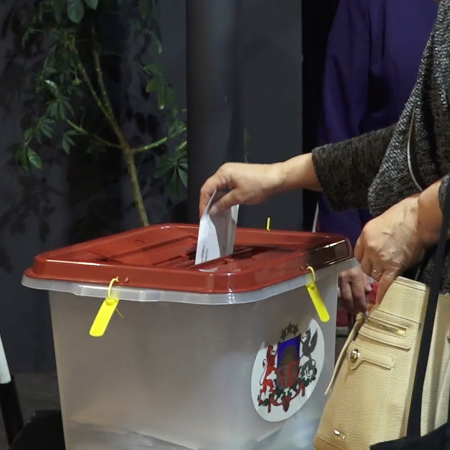 <p>Vēlētāju aktivitāte pa&scaron;valdību vēlē&scaron;anās 47,09%</p>