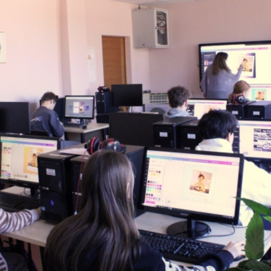 <p>Sākas pieteik&scaron;anās konkursam uz 10. klasēm Rīgas pa&scaron;valdības skolās</p>