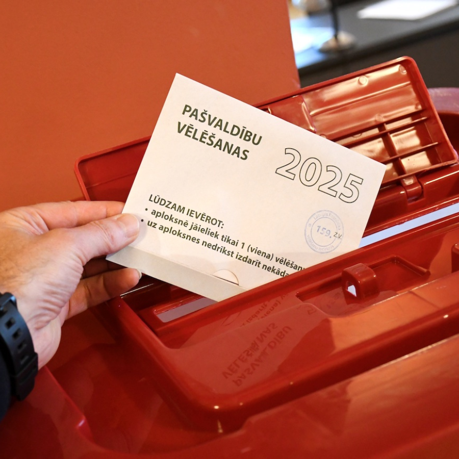 <p>Prezidents: Nav pamata ap&scaron;aubīt vēlē&scaron;anu rezultātus vai to likumību</p>