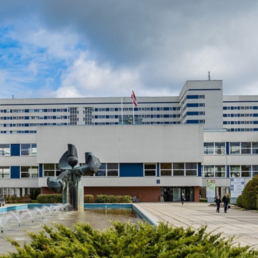 <p>Austrumu slimnīca varētu samazināt plānveida pakalpojumus</p>