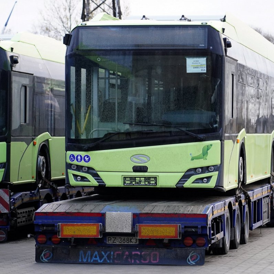 <p>"Rīgas satiksme" saņēmusi pirmo no 17 jaunajiem elektroautobusiem</p>