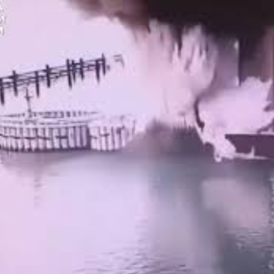 <p>Saspridzināti Krimas tilta balsti, tilts ir avārijas stāvoklī</p>