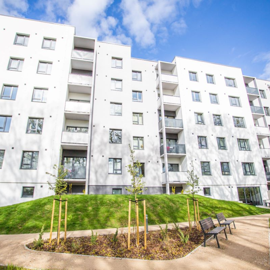 <p>Saeima pieņem principu "parāds seko dzīvoklim"</p>