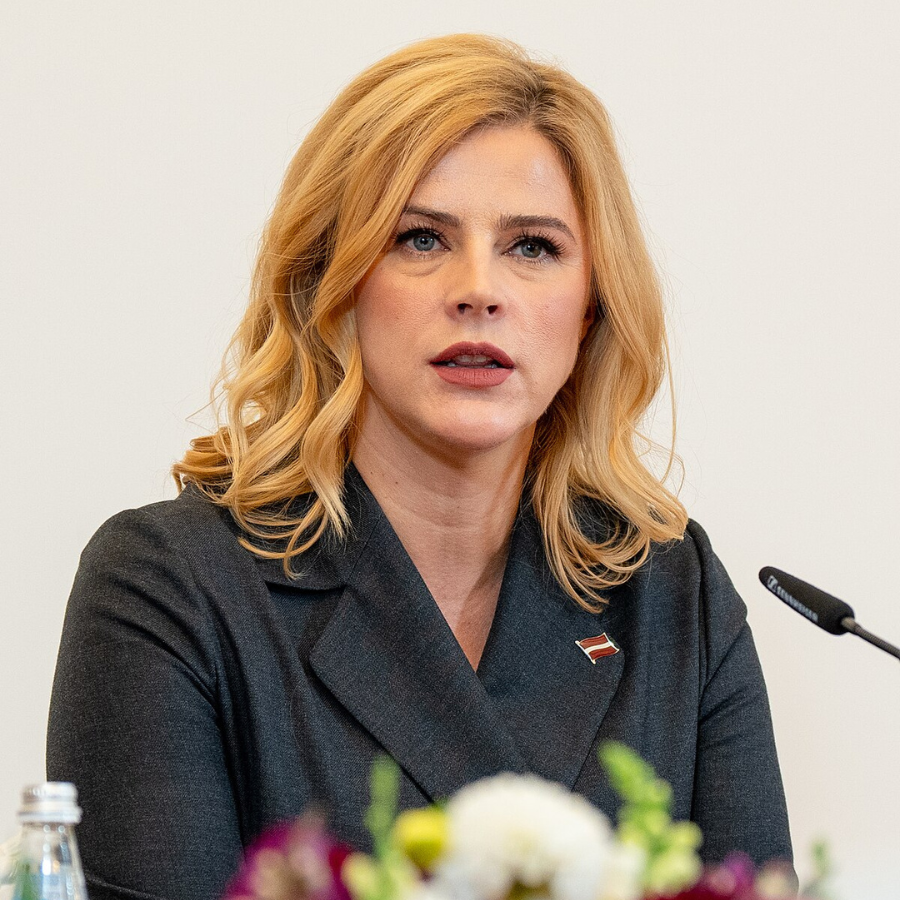 <p>Premjerministre aicina iesaldēt algas ministriem un citām valsts augstākajām amatpersonām</p>