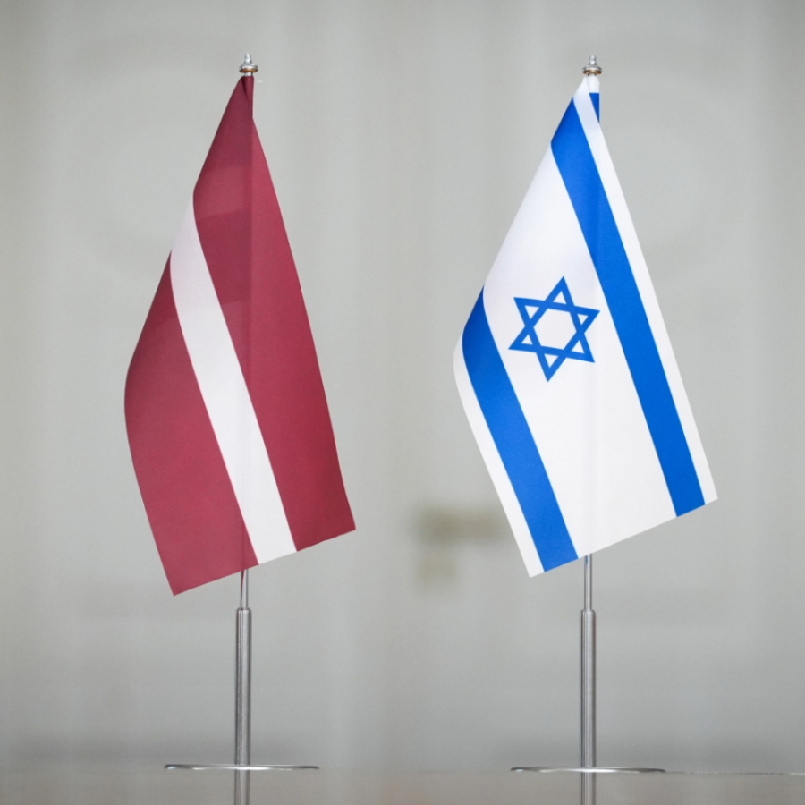 <p>Latviju apmeklē Izraēlas prezidents ar dzīvesbiedri</p>