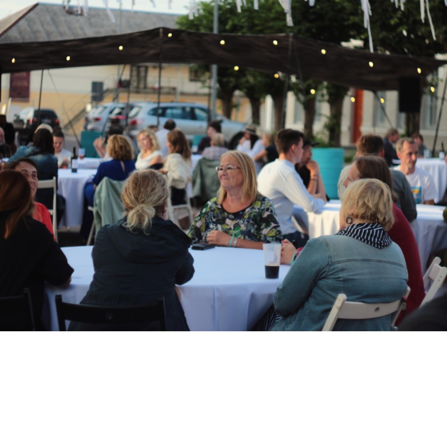 <p>Demokrātijas festivāls Kuldīgā kā mājas ballīte</p>