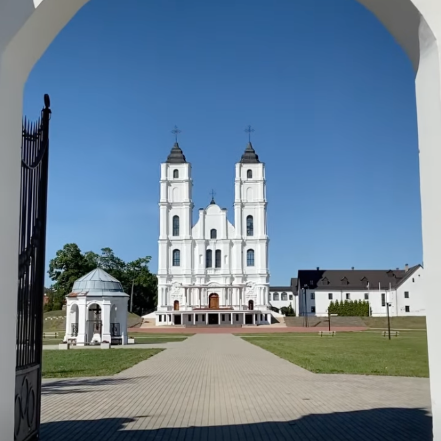 <p>Valsts policija pastiprināti rūpēsies par dro&scaron;ību Aglonas svētku laikā</p>