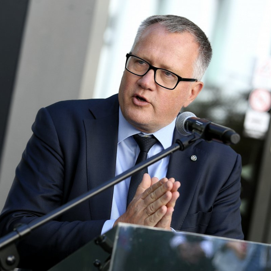 <p>A&scaron;eradens aicina pa&scaron;valdības piedalīties kopējo budžeta izdevumu samazinā&scaron;anā</p>