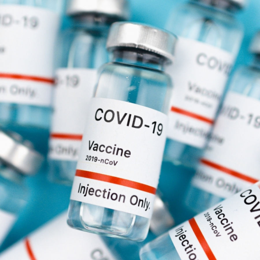 <p>"Pfizer un "BioNTech" maksās 740 miljonus dolāru mierizlīgumā par Covid-19 vakcīnu</p>