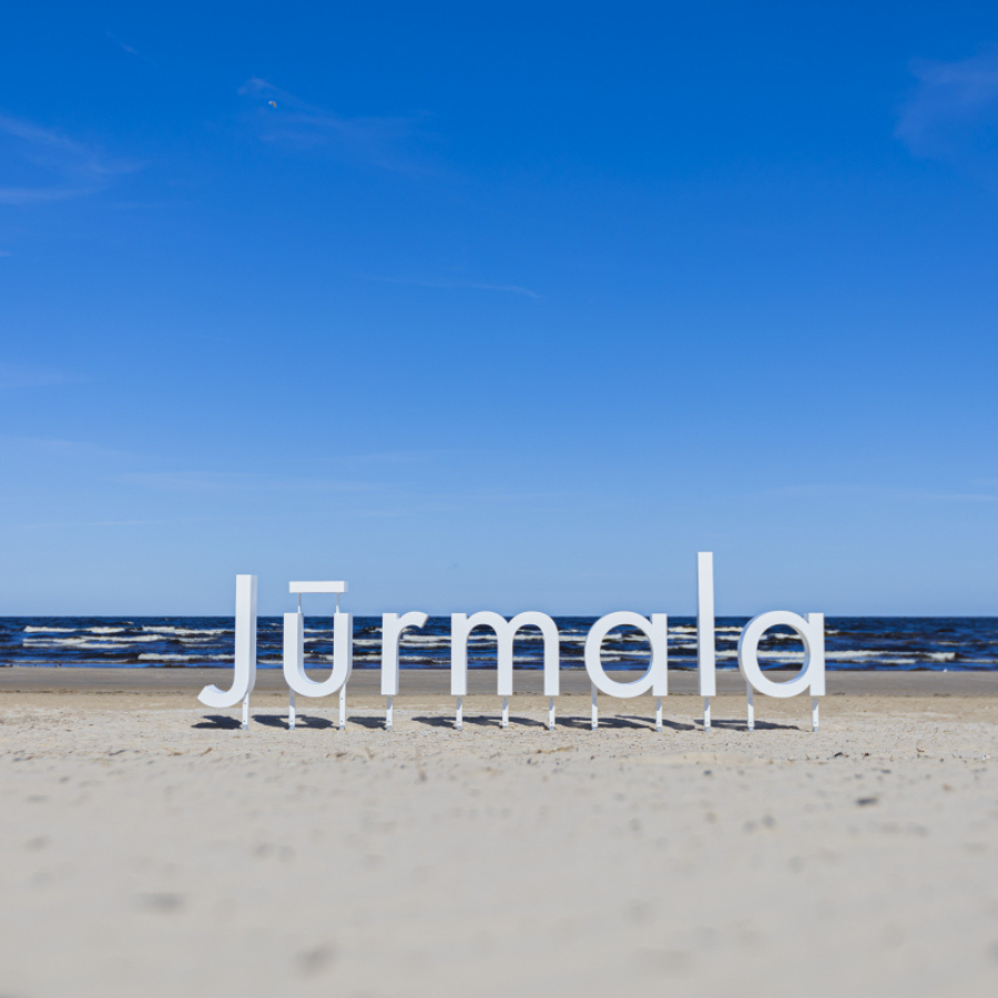 <p>Jūrmalas dome plāno paaugstināt iebrauk&scaron;anas maksu Jūrmalā līdz pieciem eiro</p>