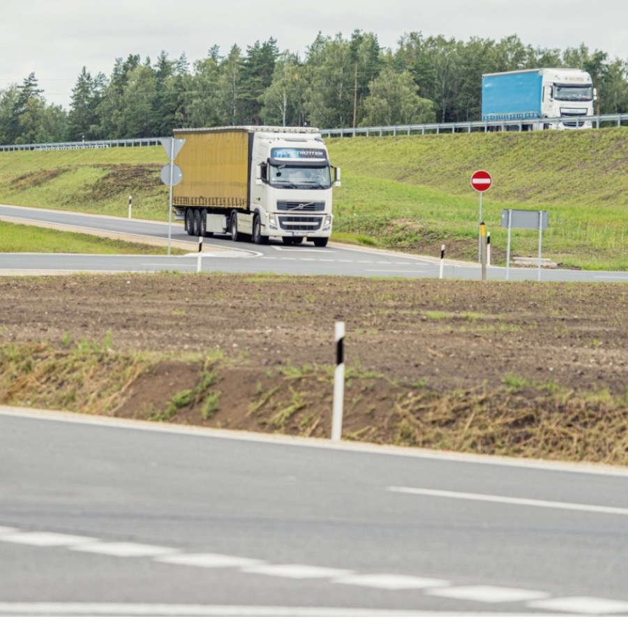 <p>Sprindžuks sola meklēt risinājumus smagā transporta kustībai ražas laikā uz ostu</p>