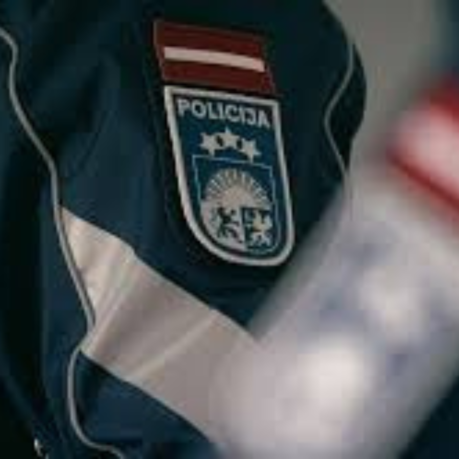 <p>Policija turpina meklēt otrdien Ķengaragā uz ielas atrastā zīdaiņa vecākus</p>