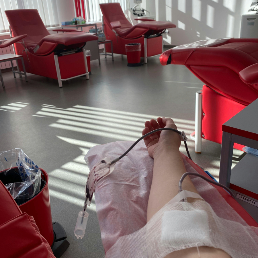 <p>Asinsdonoru centrs lūdz palīdzēt atjaunot trūksto&scaron;os asins krājumus</p>