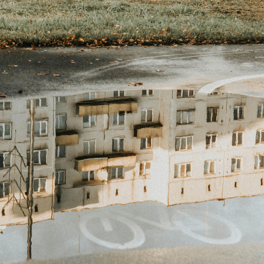 <p>Valsts kontrole: Latvijā renovēti tikai 4% daudzdzīvokļu māju</p>