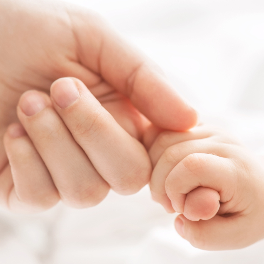 <p>Valdība atbalsta pilotprojektu &ldquo;Vecmātes mājas vizīte&rdquo;&nbsp;</p>