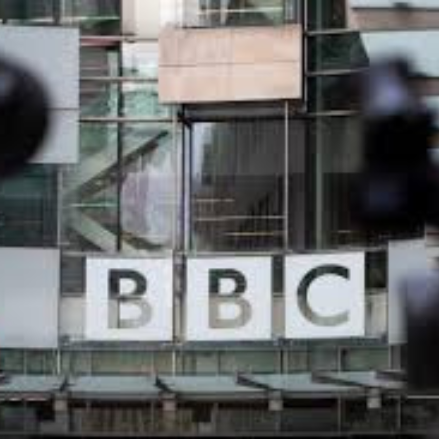 <p>Tramps iesūdz tiesā BBC, pieprasot 10 miljardu dolāru kompensāciju</p>