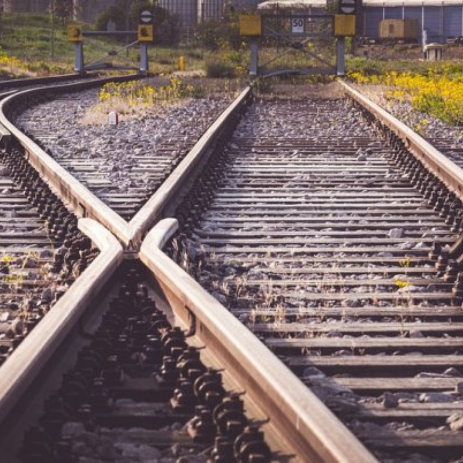 <p>Parlamentārie&scaron;i spriedīs par iespējām demontēt sliedes Krievijas pierobežā</p>