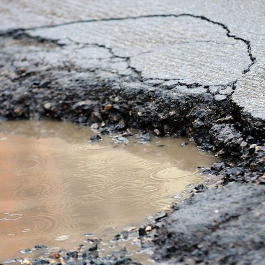 <p>&Scaron;vinka: FM priek&scaron;likums samazināt finansējumu autoceļiem nav atbalstāms</p>