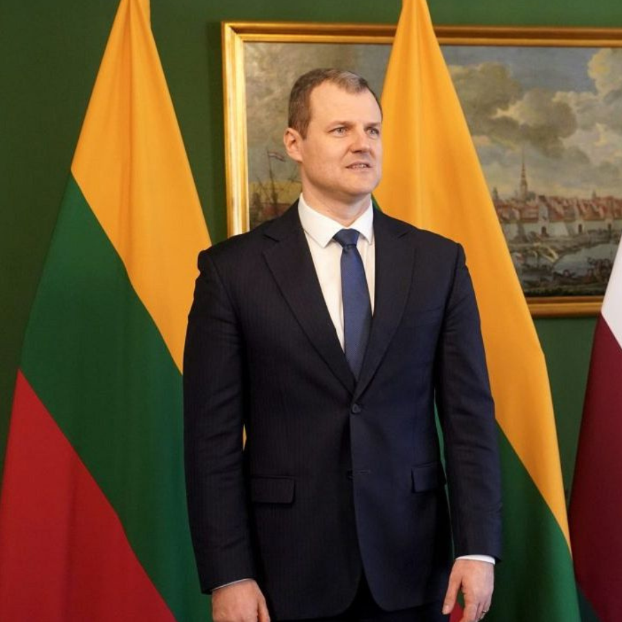 <p>Skandālu vajātais Lietuvas premjers atkāpjas no amata</p>