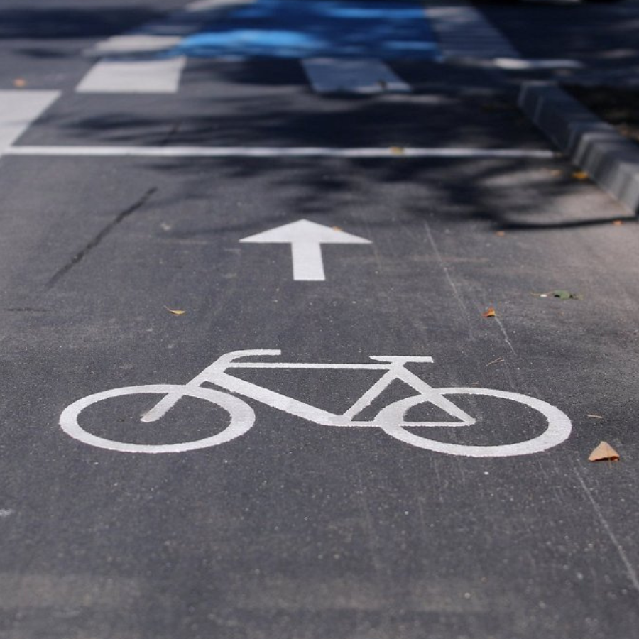 <p>Par nepilniem 4 miljoniem eiro būvēs jaunu veloceļu&nbsp;</p>