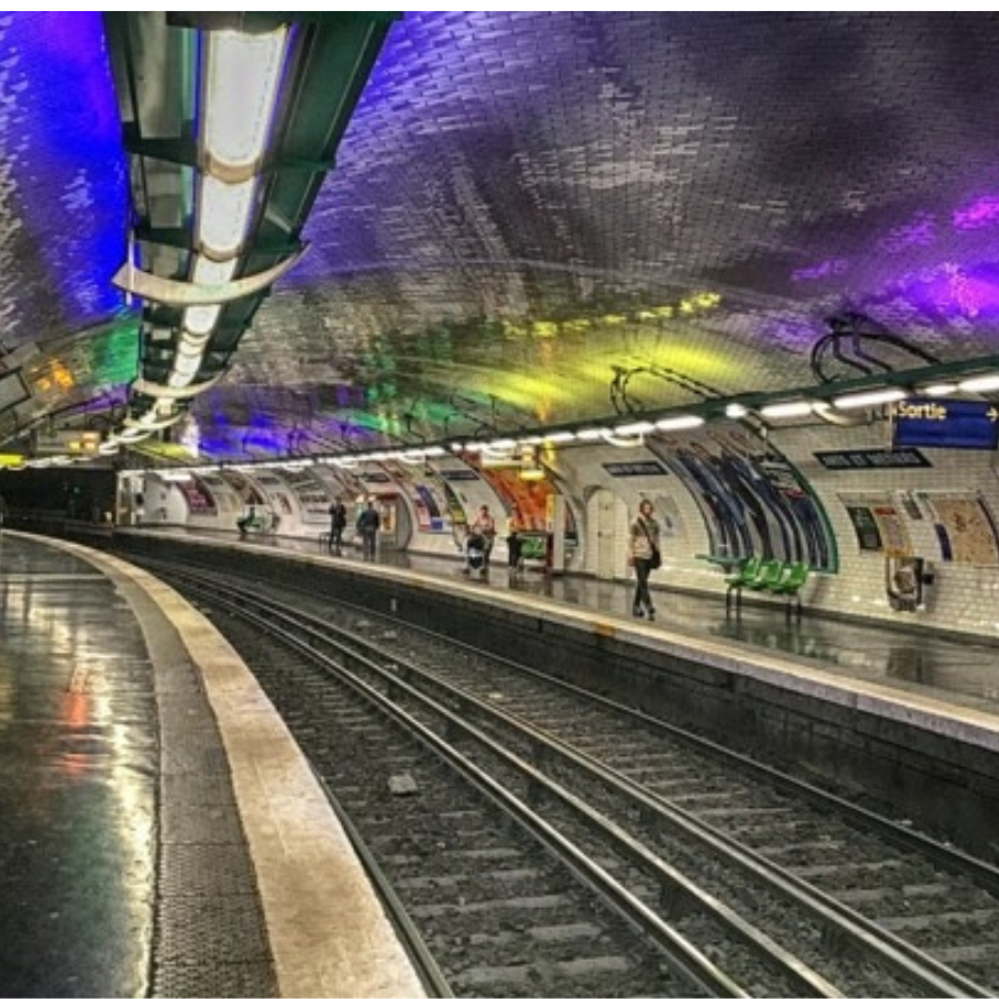 <p>Parīzes metro atsakās no papīra biļetēm</p>