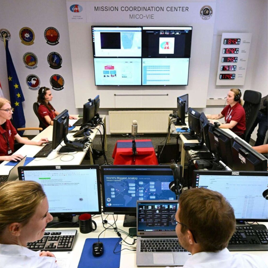 <p>Pētnieki 17 stacijās piecos kontinentos simulēs dzīvi uz Mēness un Marsa</p>