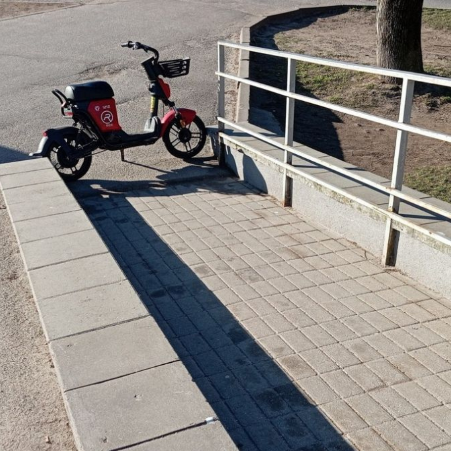 <p>Rīgas mērs prasa izvērtēt iespēju izņemt "Ride Mobility" no aprites</p>