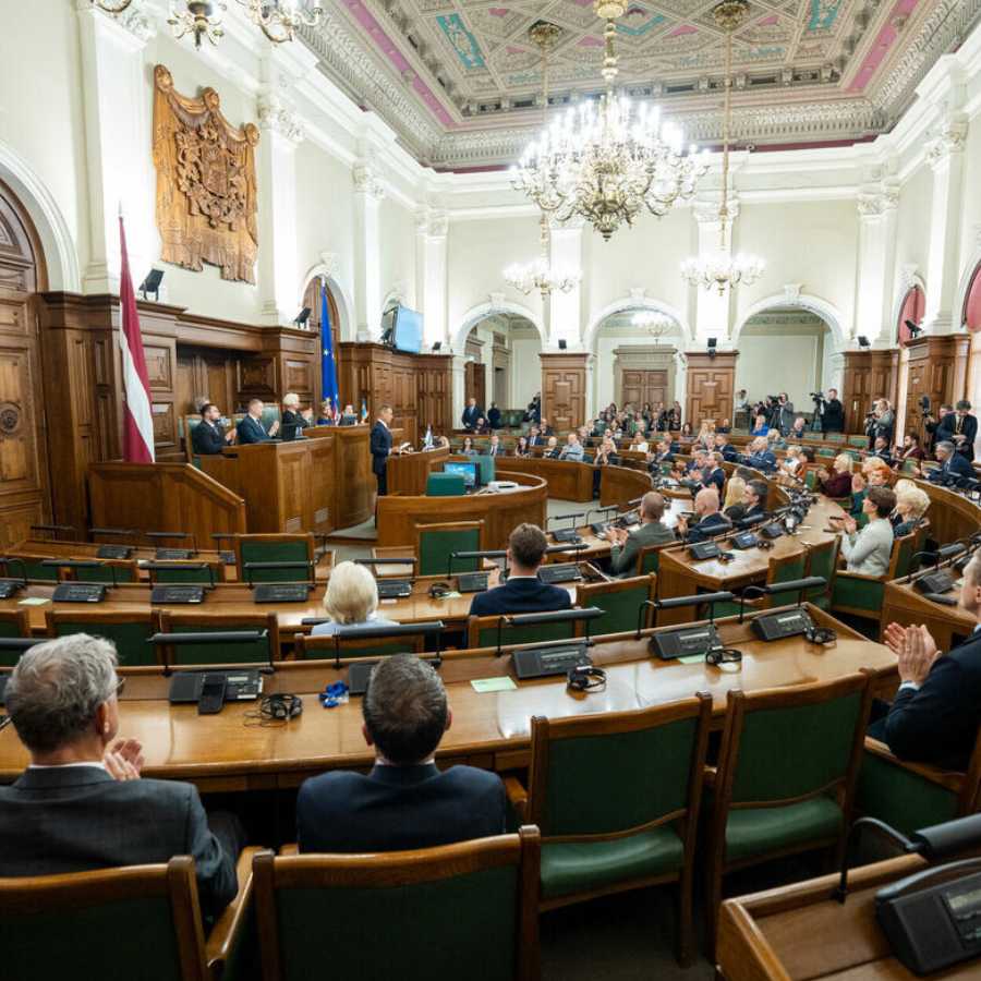 <p>Sasauc Saeimas ārkārtas sēdi budžeta projekta izskatī&scaron;anas sāk&scaron;anai</p>