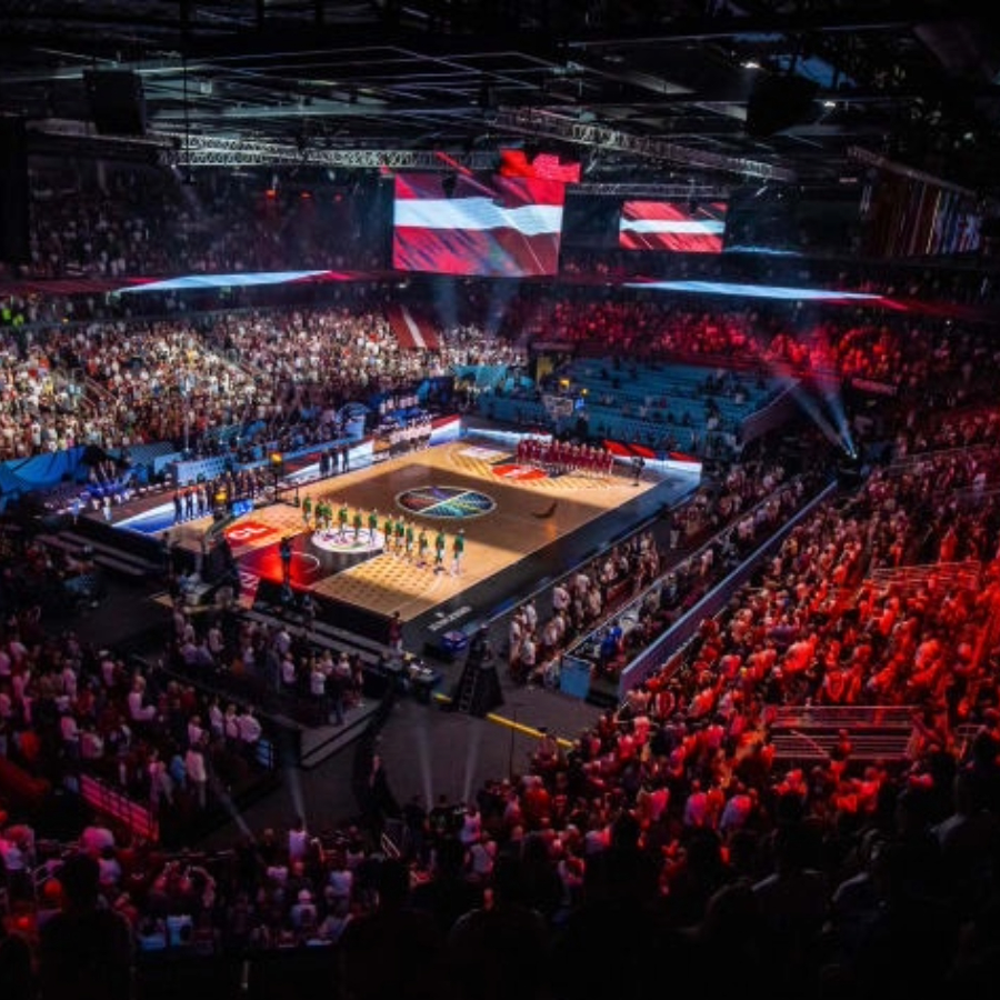 <p>Eiropas basketbola čempionāta astotdaļfinālā Latvija tiksies ar Lietuvu</p>