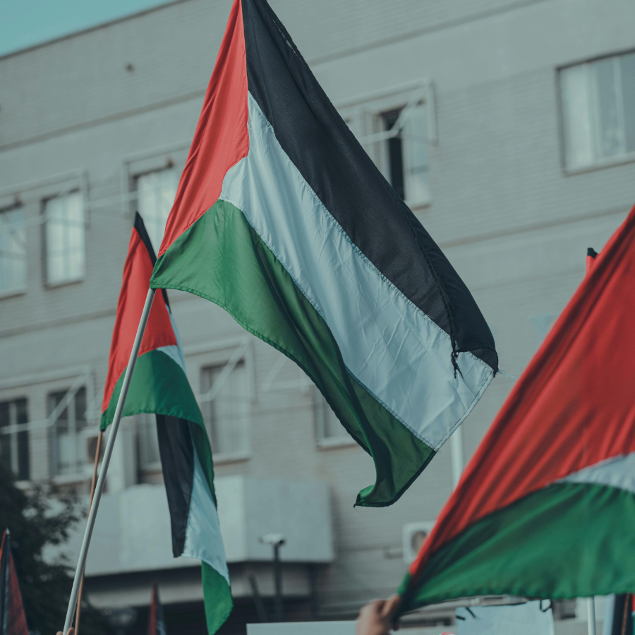 <p>Lielbritānija, Austrālija, Kanāda un Portugāle atzīst Palestīnas valsti</p>