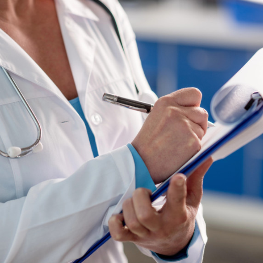 <p>Mediķu arodbiedrība pieprasa trīs dienu laikā lemt par papildu līdzekļiem nozarei</p>