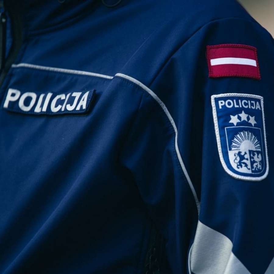 <p>Policija visu septembri rūpēsies par dro&scaron;ību pie mācību iestādēm</p>