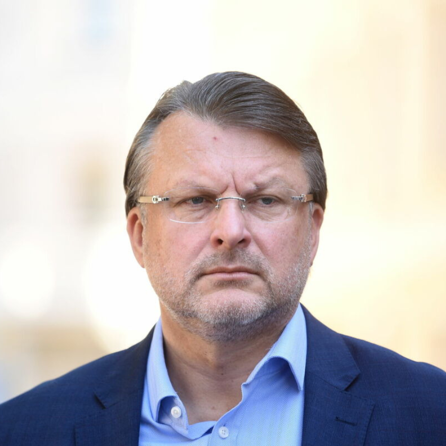 <p>&Scaron;lesers kandidēs nākamajās Saeimas vēlē&scaron;anās</p>