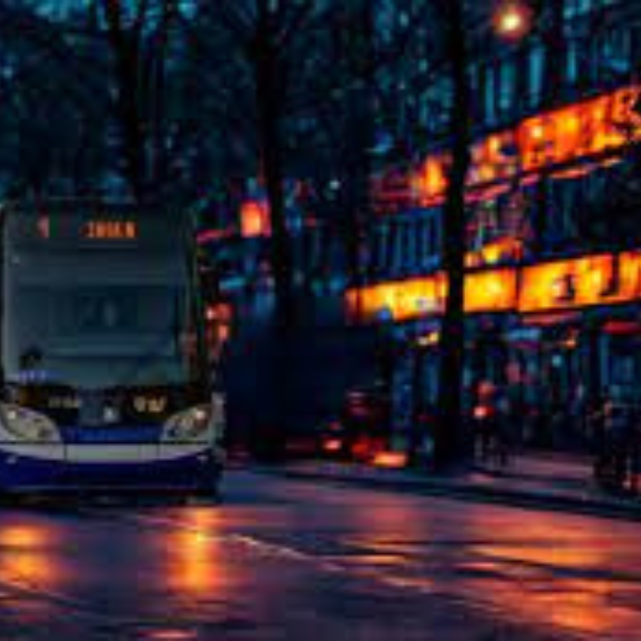 <p>Rīgā nakts sabiedrisko transportu turpinās nodro&scaron;ināt līdz oktobra beigām</p>