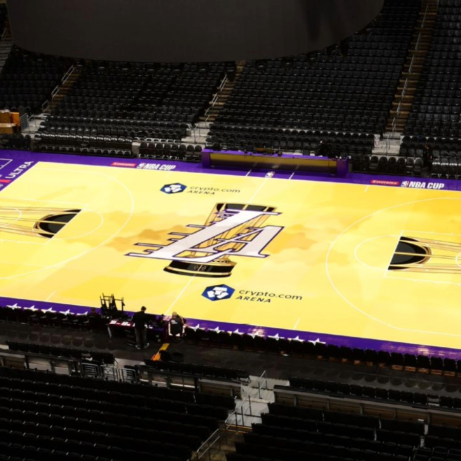 <p>ESPN: NBA komanda "Lakers" tiks pārdota par 12,5 miljardiem dolāru</p>