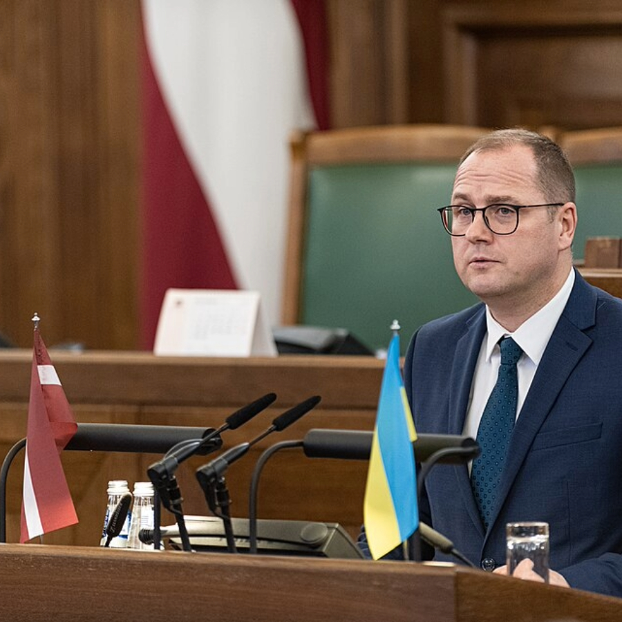 <p>Pa&scaron;valdību ministrs iztur Saeimas uzticības balsojumu</p>