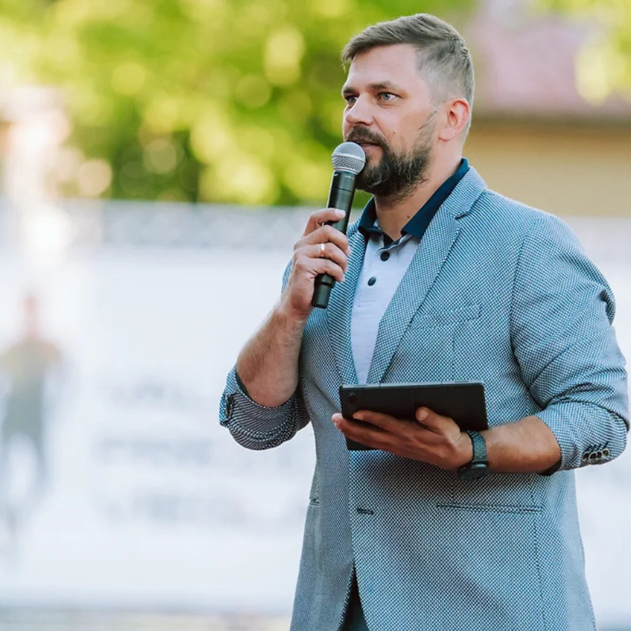 <p>Par Ogres novada mēru ievēlē iepriek&scaron;ējo priek&scaron;sēdētāja vietnieku Krauju</p>