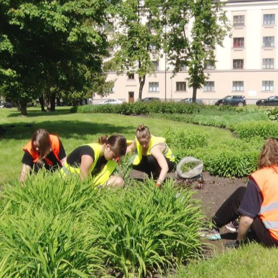<p>Darba devēji var pieteikties skolēnu nodarbinā&scaron;anai gaidāmajā vasarā</p>
