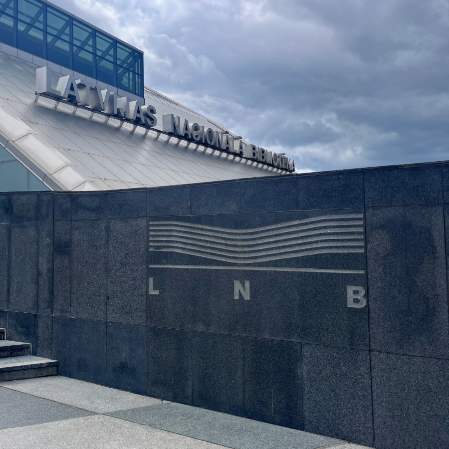 <p>Plāno palielināt vairāku LNB maksas pakalpojumu cenas un ieviest maksu par Gaismas pils apskati</p>