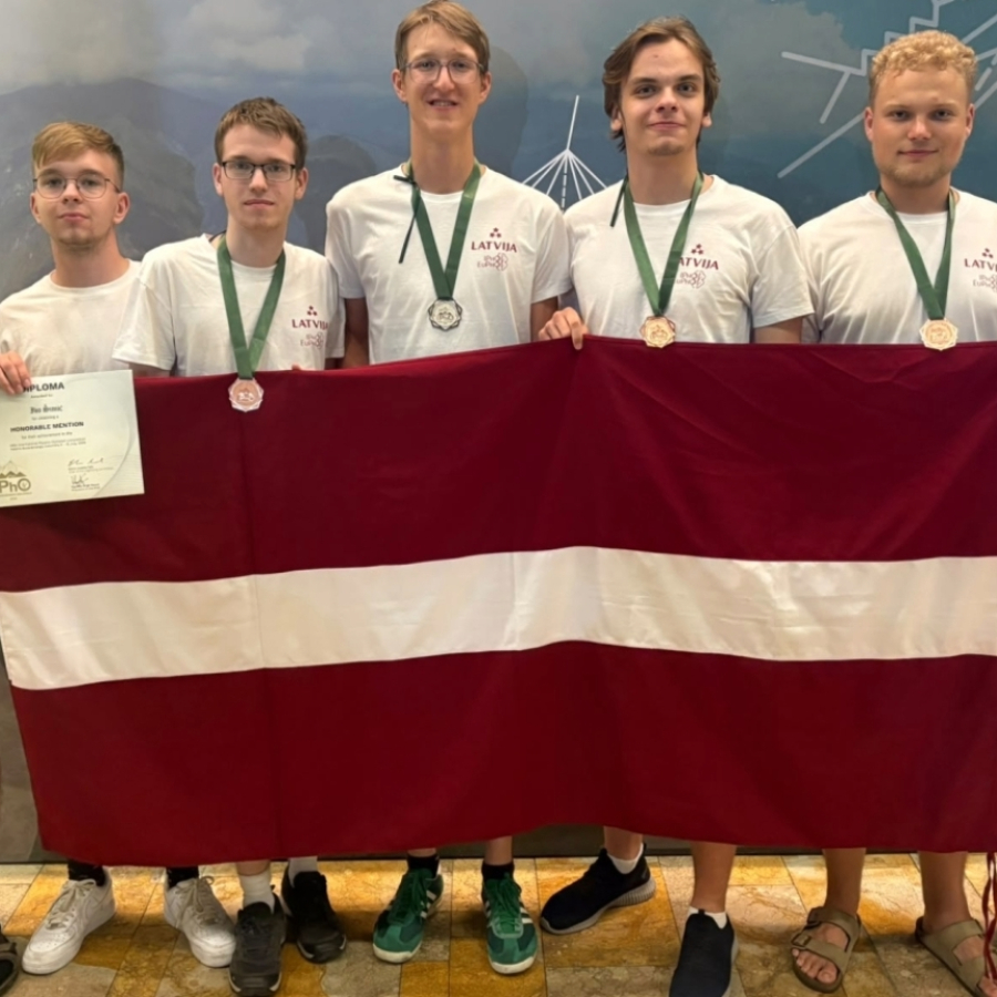 <p>Latvijas skolēni izcīna četras medaļas Starptautiskajā fizikas olimpiādē</p>