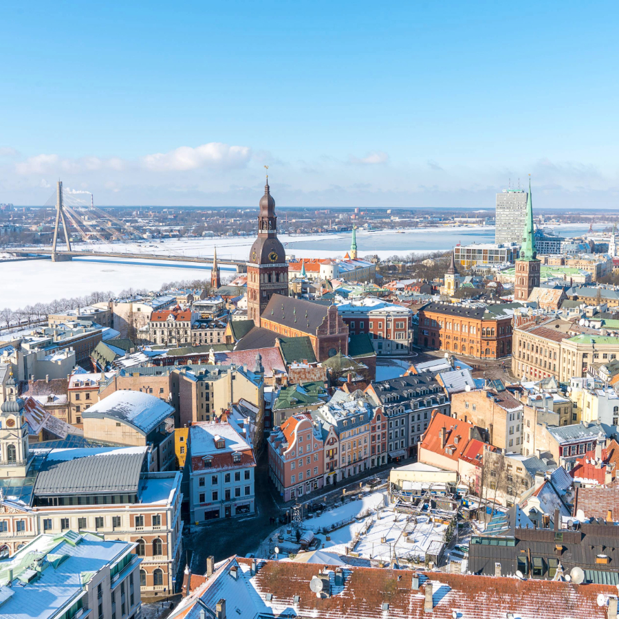 <p>Rīgas domnieki pieņēmu&scaron;i &scaron;ī gada budžetu</p>