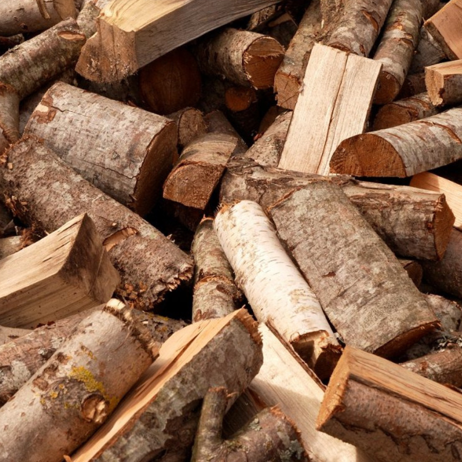 <p>Aukstajā laikā sarosīju&scaron;ies viltus kurināmā tirgotāji</p>