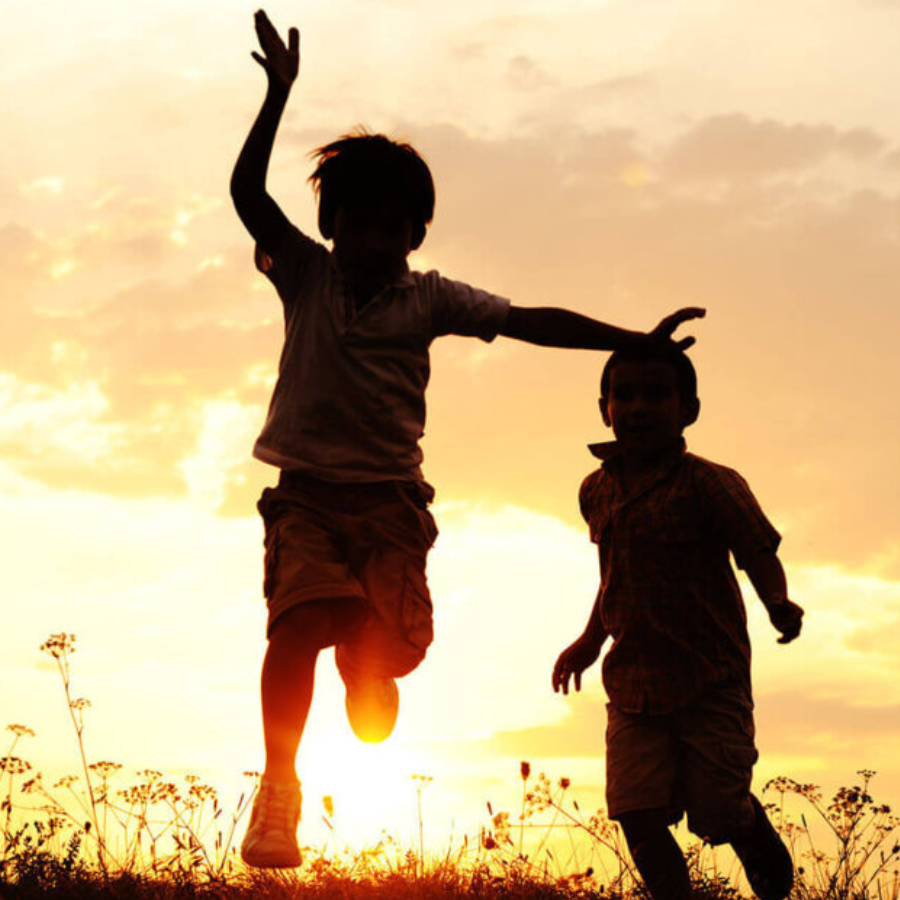 <p>Bērnu mentālās veselības nedēļas vēstne&scaron;i aicina: &ldquo;Runā ar mani&rdquo;</p>