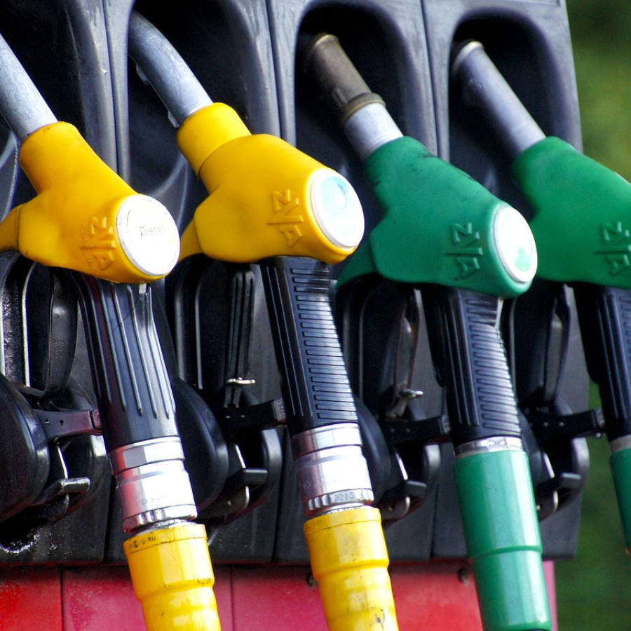 <p>KEM: Nav indikāciju par traucējumiem degvielas piegāžu ķēdē vai apgādes riskiem</p>