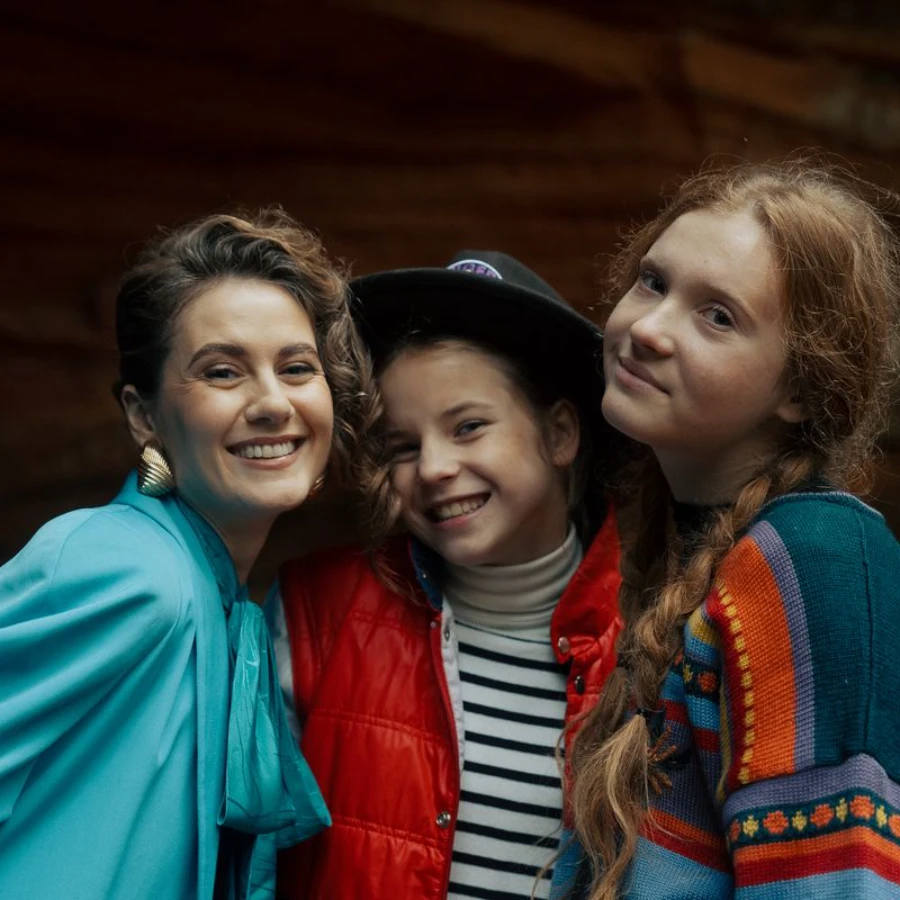 <p>Kinoteātros skatāma ģimenes piedzīvojumu filma &ldquo;Izdzīvo&scaron;anas skola&rdquo;</p>