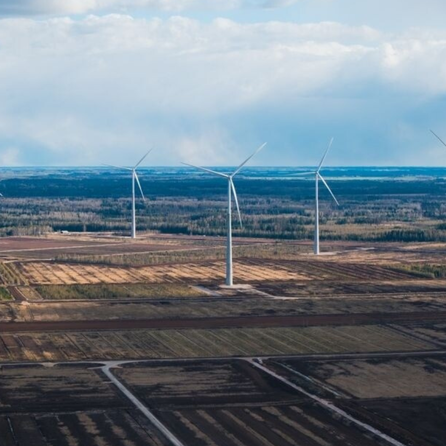 <p>VEA: Ierobežojot vēja parku attīstību, nākotnē jārēķinās ar dārgāku elektroenerģiju</p>